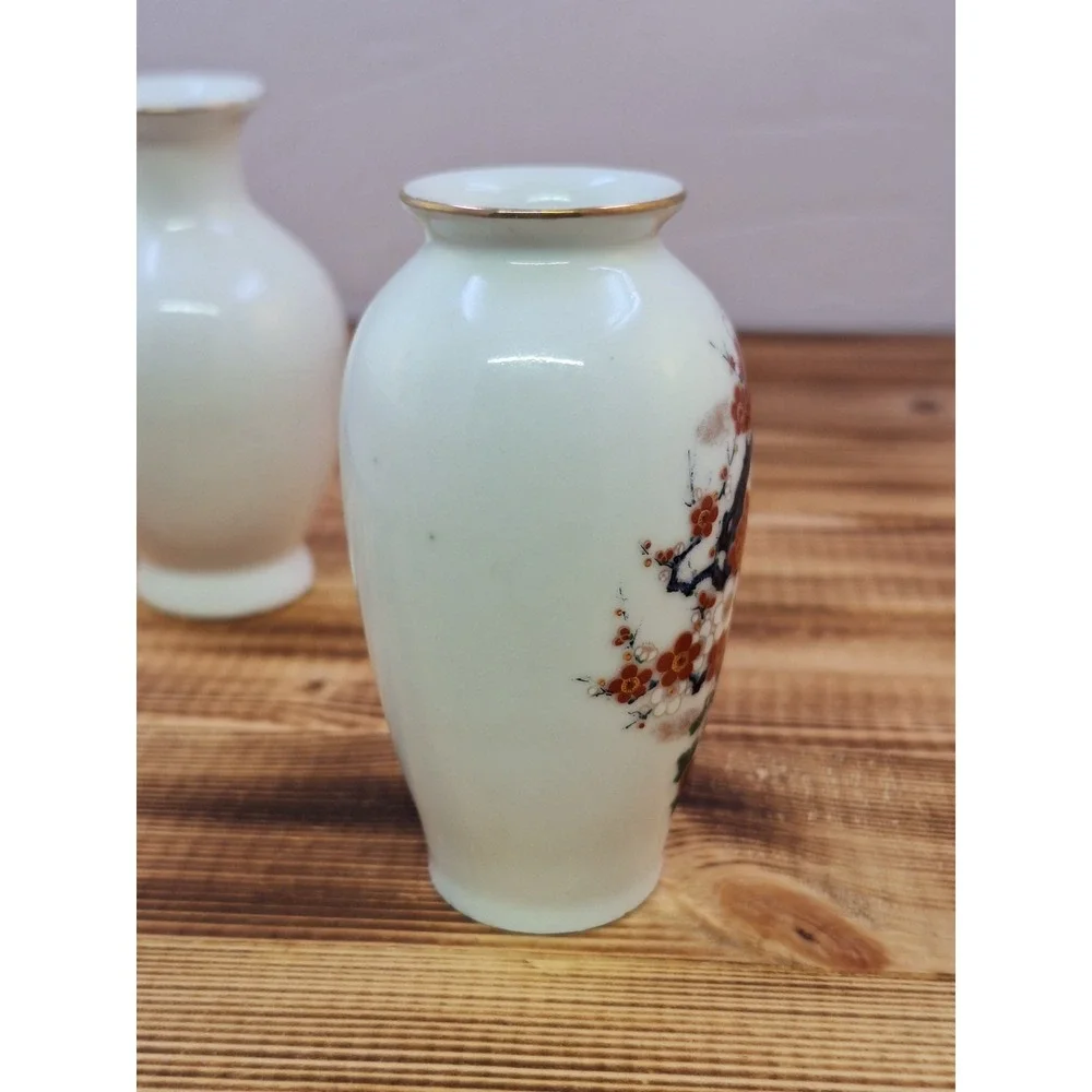 2 Japanese Porcelain 4